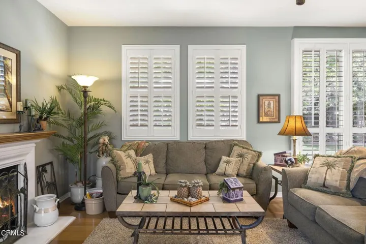 28-web-or-mls-Upmarketmedia_2065Lon-128
