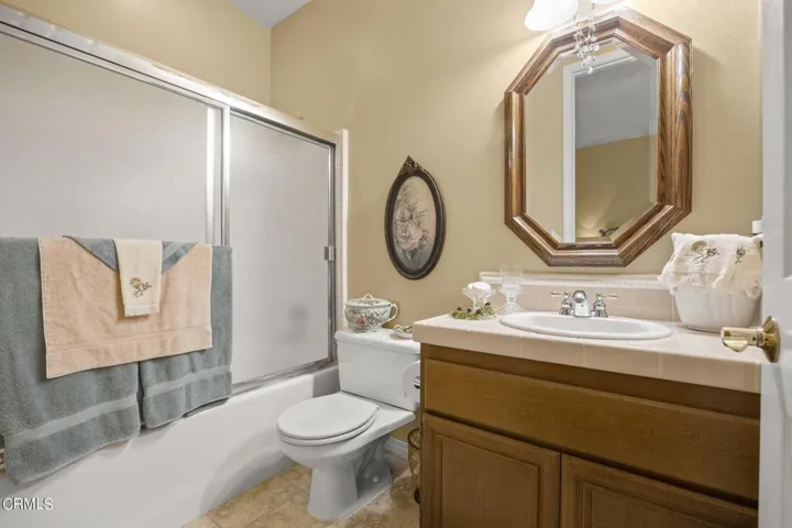 37-web-or-mls-Upmarketmedia_2065Lon-162