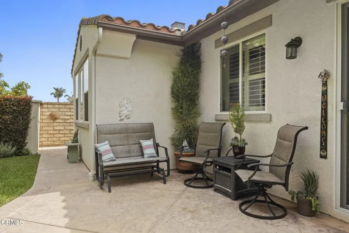 45-web-or-mls-Upmarketmedia_2065Lon-188