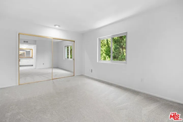 11260 Overland Avenue 18a, Culver City, California 90230