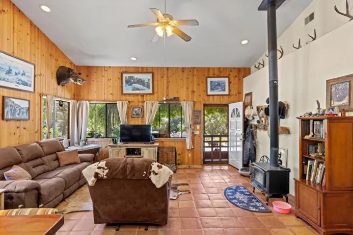 20215 Cachagua Road, Carmel Valley, California 93924