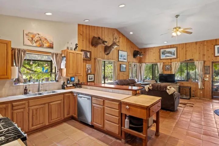 20215 Cachagua Road, Carmel Valley, California 93924