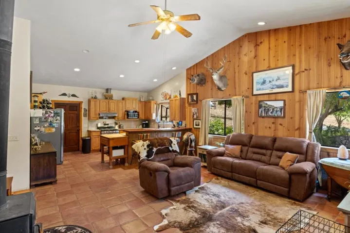 20215 Cachagua Road, Carmel Valley, California 93924