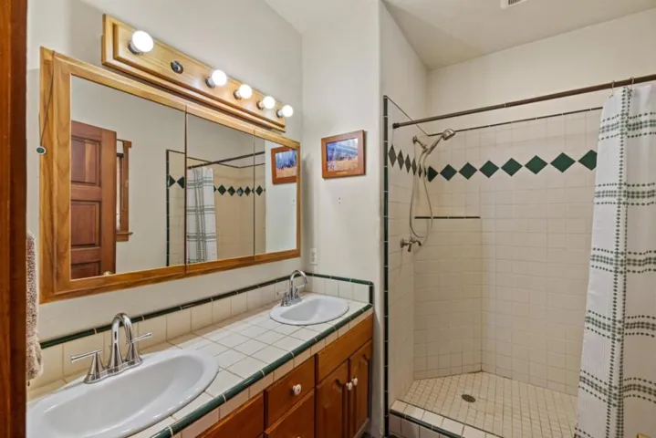 20215 Cachagua Road, Carmel Valley, California 93924