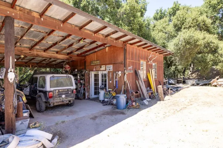 20215 Cachagua Road, Carmel Valley, California 93924