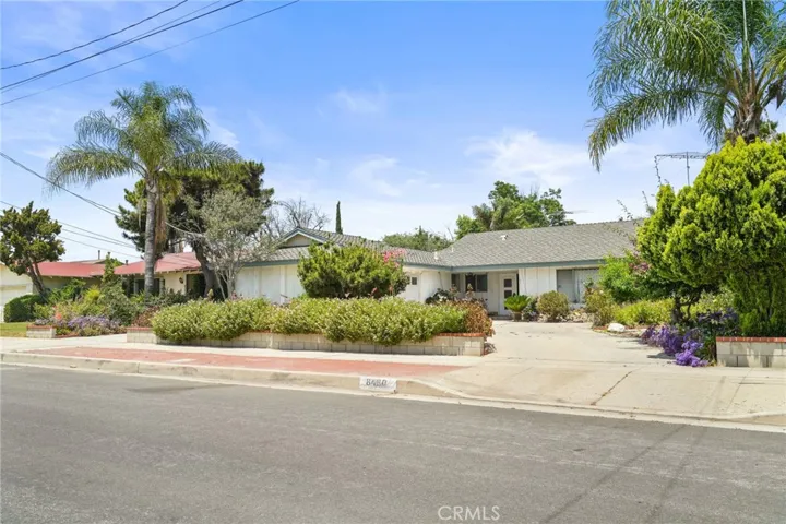 8460 Cranford Ave, Sun Valley