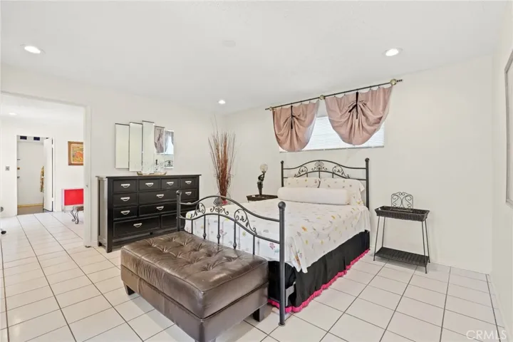 1st Master bedroom