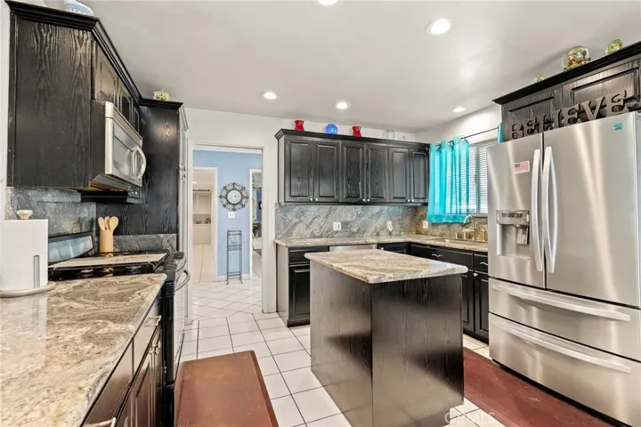 Lots of countertop space & island