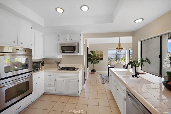 750 S Thrasher Way, Anaheim Hills, California 92807