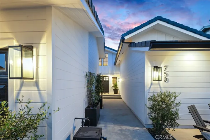 750 S Thrasher Way, Anaheim Hills, California 92807