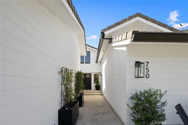 750 S Thrasher Way, Anaheim Hills, California 92807