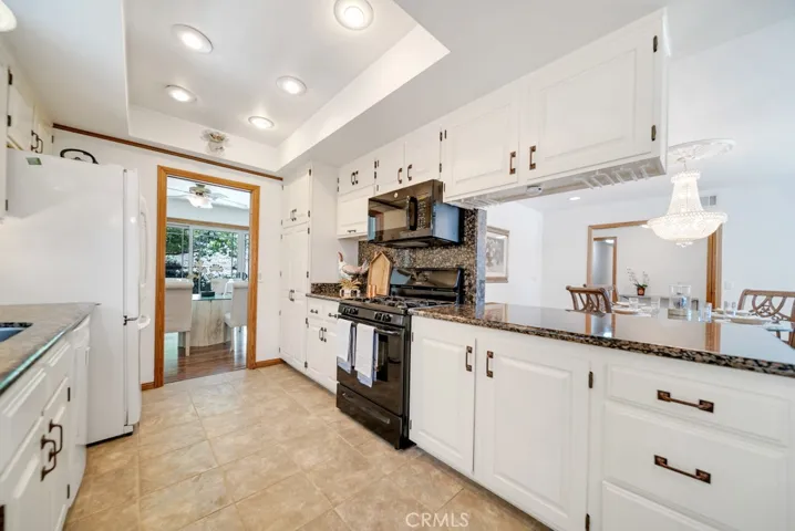 3976 Verde Vista Drive, Thousand Oaks, California 91360