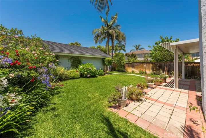 25 W Yale 2, Irvine, California 92604