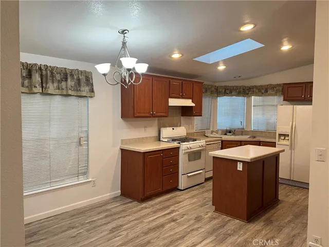 32 Canterbury Drive, Northridge, California 91324
