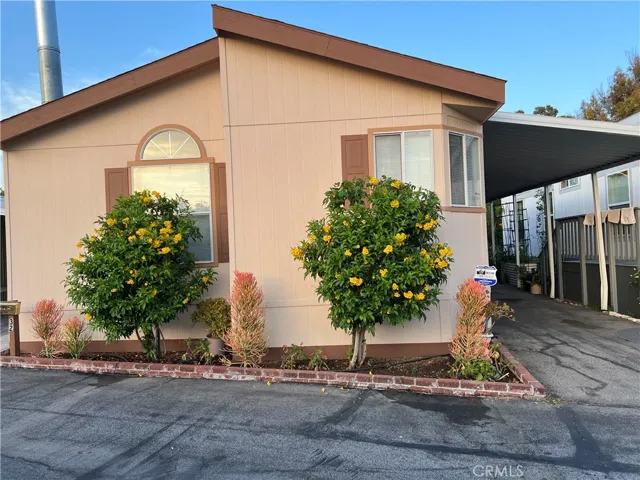 32 Canterbury Drive, Northridge, California 91324