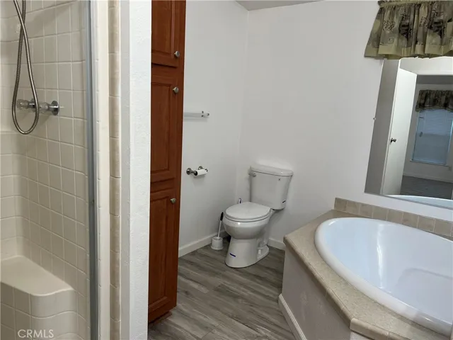 32 Canterbury Drive, Northridge, California 91324