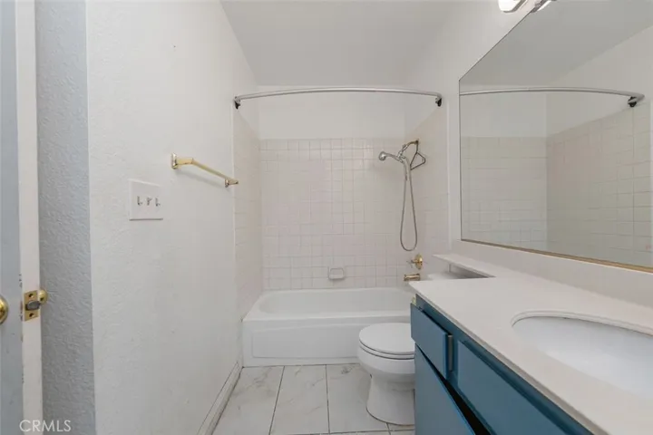 Master suite bathroom