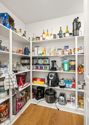 24-web-or-mls-Upmarketmedia_344Chi-22