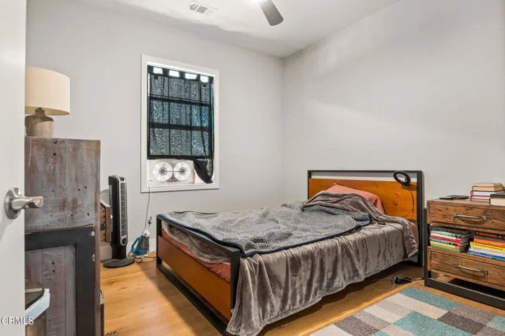 36-web-or-mls-Upmarketmedia_344Chi-34