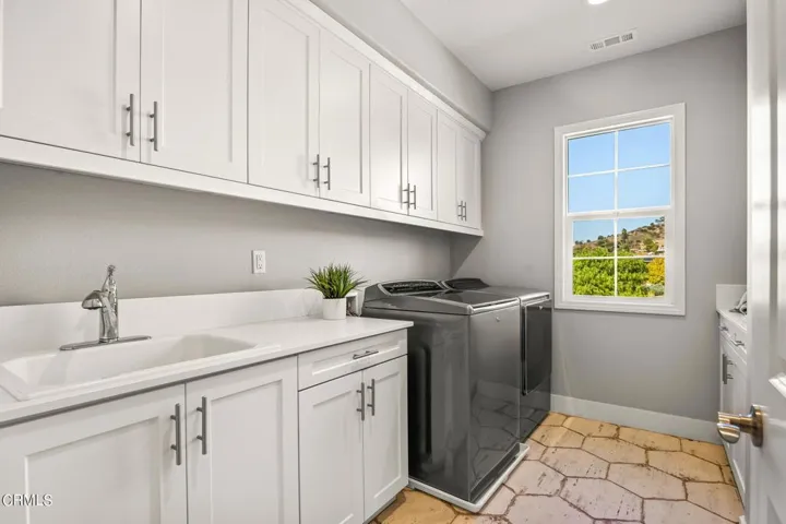 41-web-or-mls-Upmarketmedia_344Chi-35