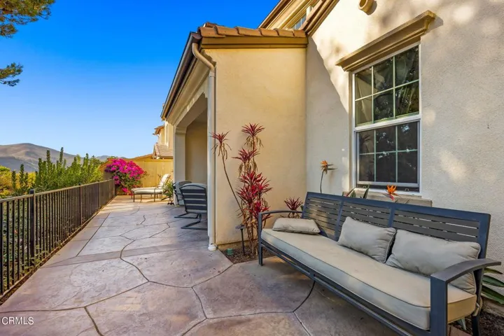 46-web-or-mls-Upmarketmedia_344Chi-45