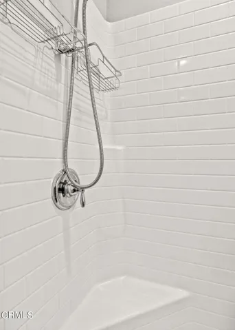 35-web-or-mls-Upmarketmedia_344Chi-31