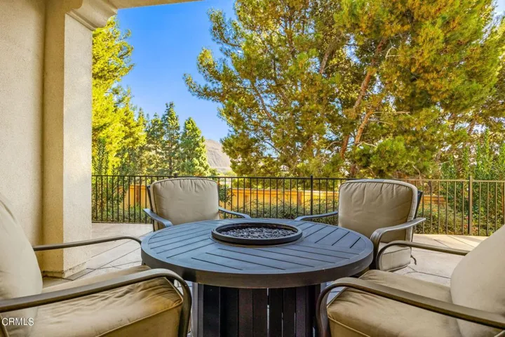 45-web-or-mls-Upmarketmedia_344Chi-44