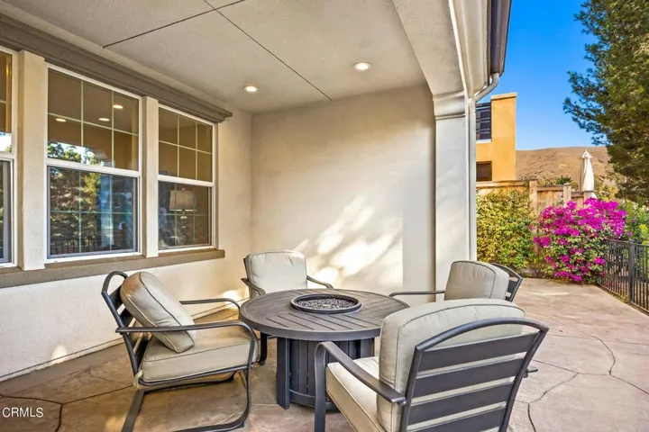 44-web-or-mls-Upmarketmedia_344Chi-43
