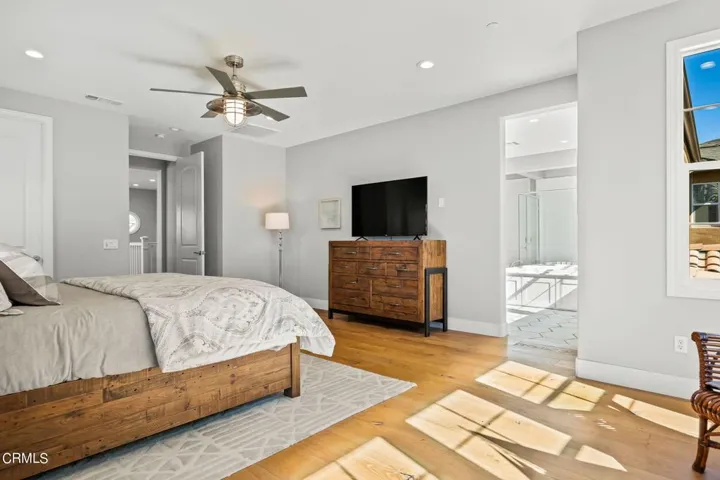 27-web-or-mls-Upmarketmedia_344Chi-26
