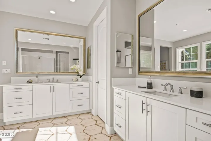 30-web-or-mls-Upmarketmedia_344Chi-30