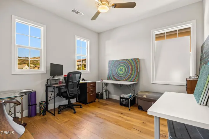 38-web-or-mls-Upmarketmedia_344Chi-10