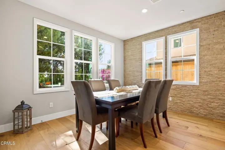16-web-or-mls-Upmarketmedia_344Chi-21