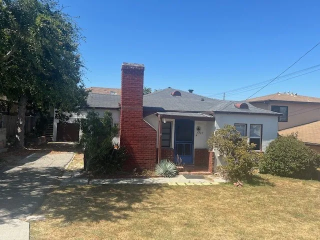 2205 Carnegie Lane, Redondo Beach, California 90278