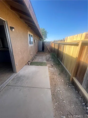 10747 Kiowa Road, Apple Valley, California 92308