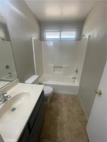 10747 Kiowa Road, Apple Valley, California 92308