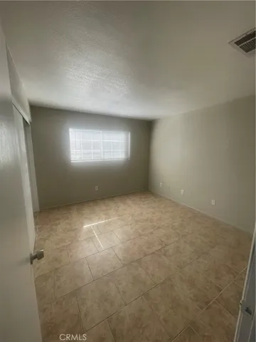 10747 Kiowa Road, Apple Valley, California 92308