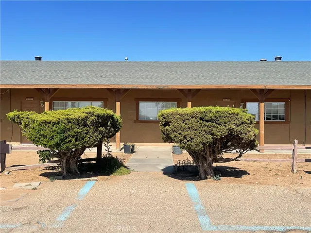 10747 Kiowa Road, Apple Valley, California 92308