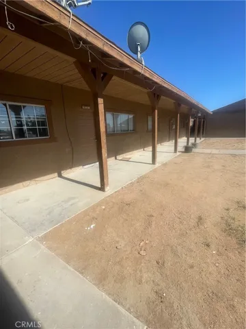 10747 Kiowa Road, Apple Valley, California 92308