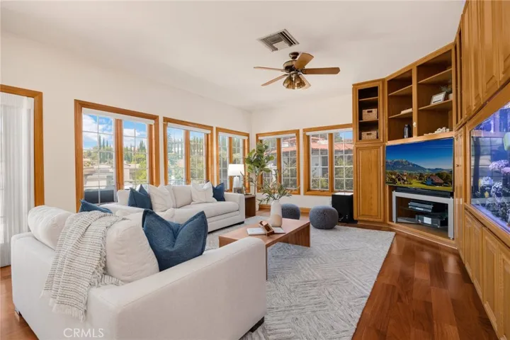 Family room w/entertaining area and aquariam.