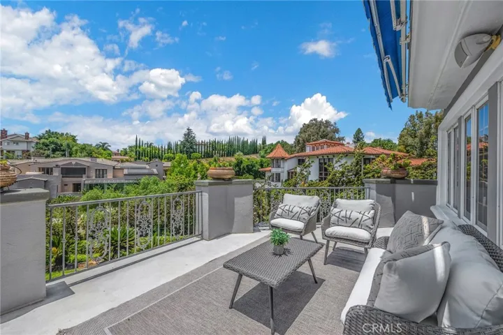 Top floor deck