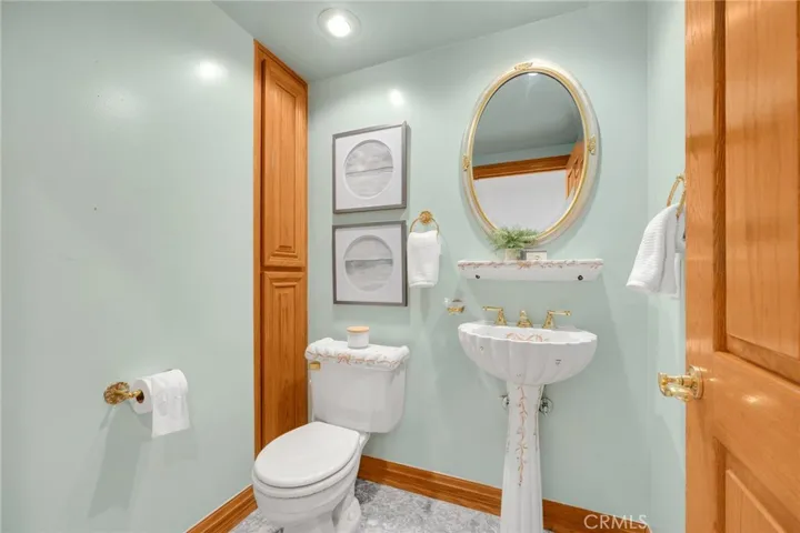 Guest bedroom
