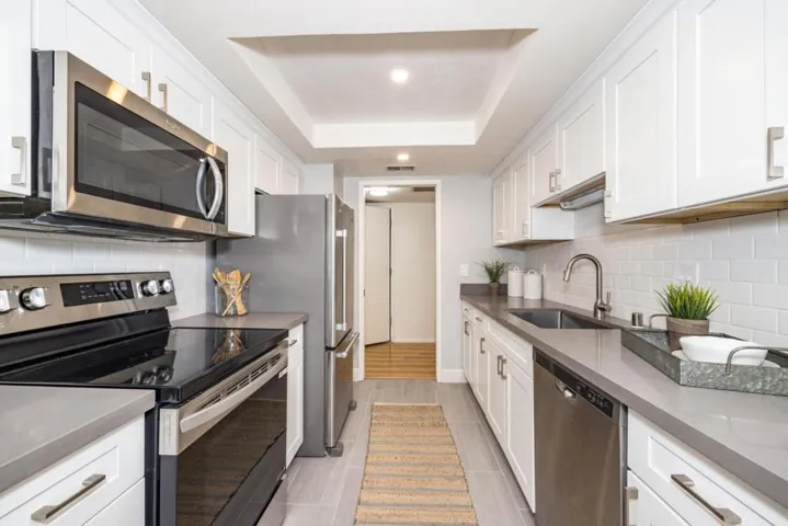 615 Forest Avenue, Palo Alto, California 94301