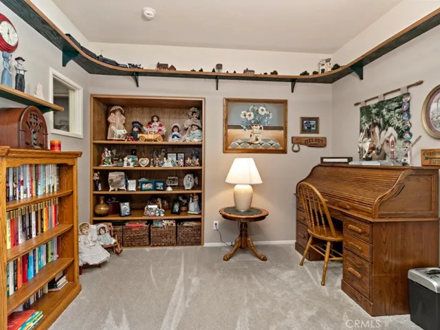 Den/Office/Potential 4th bedroom