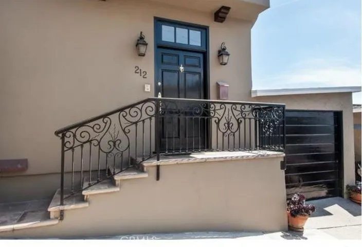 212 35th Street, Hermosa Beach, California 90254