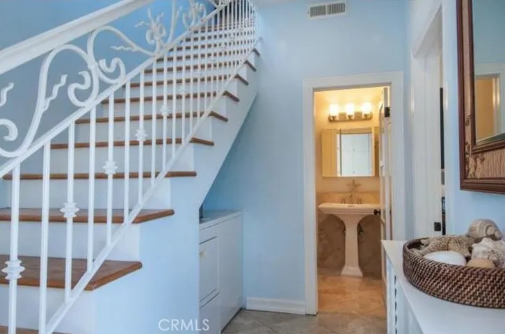 212 35th Street, Hermosa Beach, California 90254