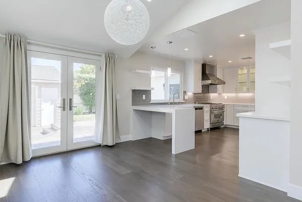 850 Loma Verde Avenue, Palo Alto, California 94303