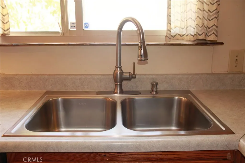 20510 Shawnee Road, Apple Valley, California 92308 home-pic-10