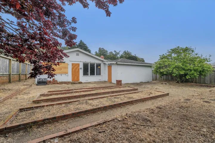 975 Crespi Drive, Pacifica, California 94044
