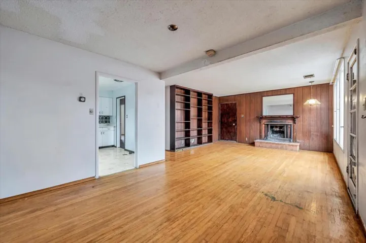Dining Room/Living Room