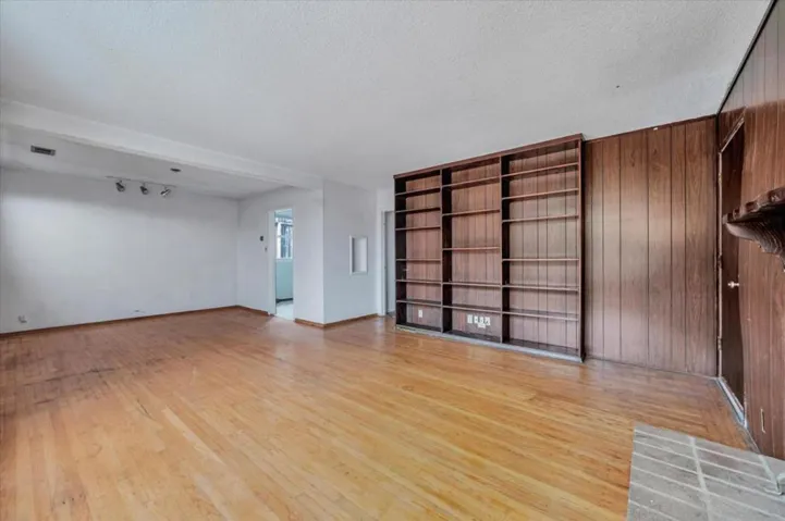 Living Room/Dining Room